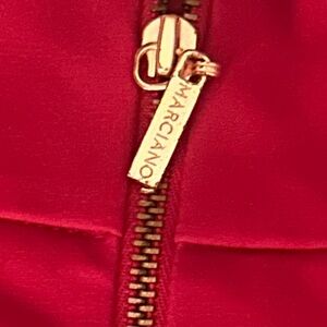 Marciano hot pink cuffed stretchy shorts, front zippers as detail, side pockets,